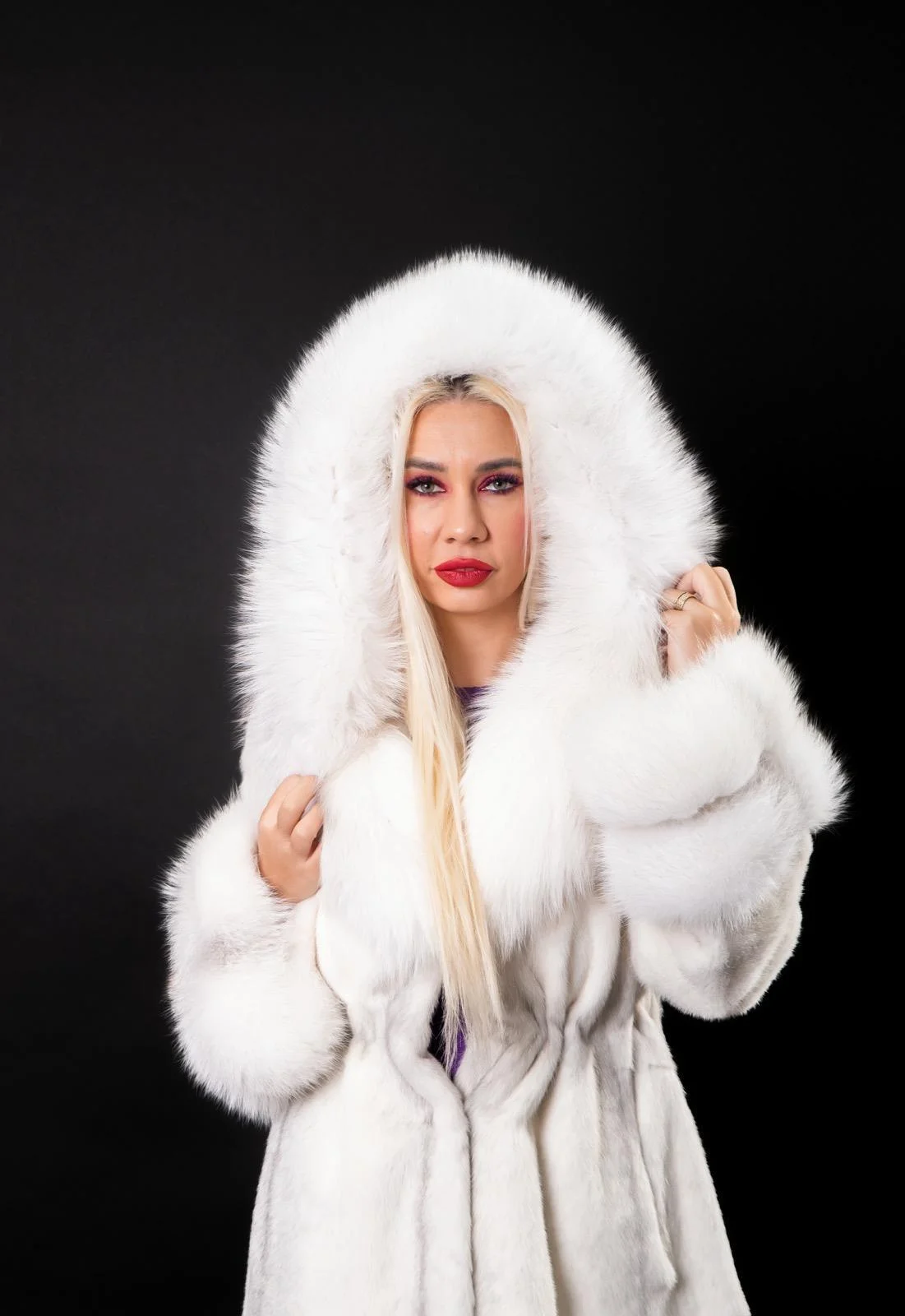 Lookbook 2025 - Mady Boutique Lookbook 2025 Mady Boutique - Inspirație styling rochii elegante Timișoara