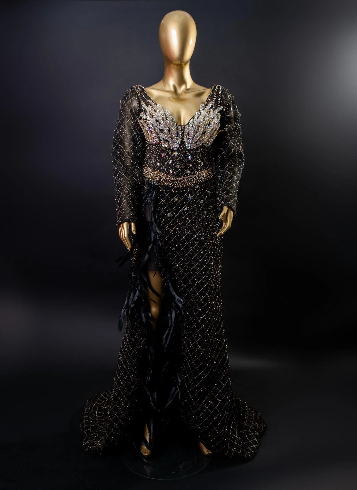 TikTok Post 2 - @madyboutique1 Inspirație styling Mady Boutique - Post TikTok 2 - Rochii elegante Timișoara